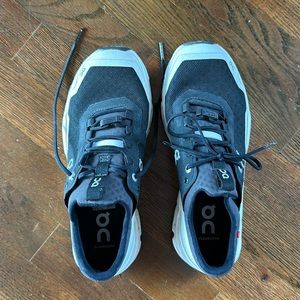 On running hiking sneakers